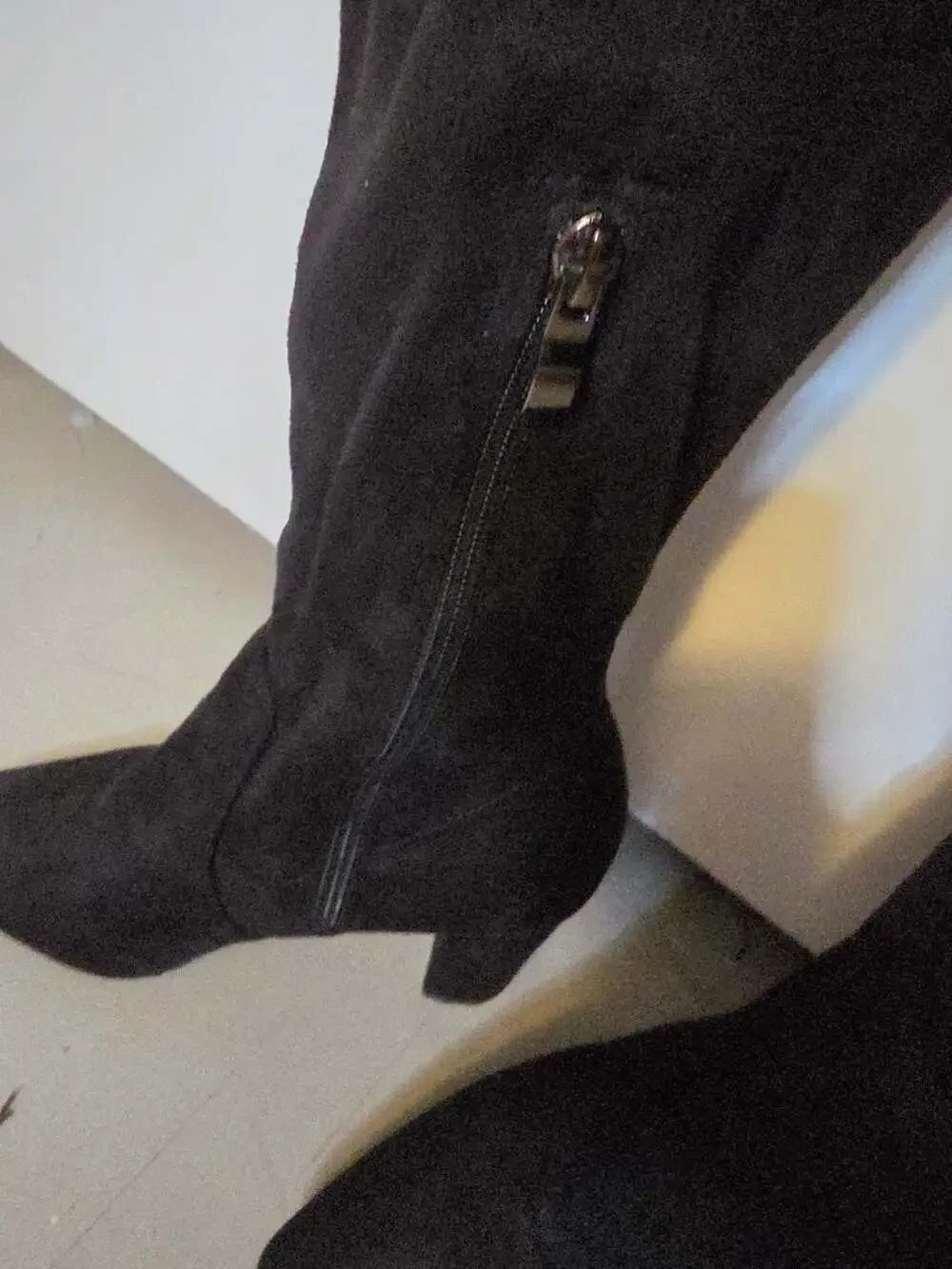 Rouge Helium Women's Black Faux Suede Over The Knee High Heel Boots Size 8